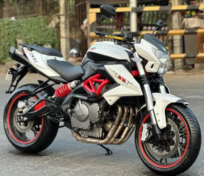Benelli TNT I Naked Bike Kekar Bermesin Gahar Yang Masih Jadi