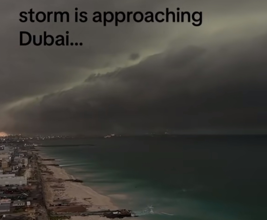 Hujan Deras 12 Jam Bikin Dubai Lumpuh Total, Jalan dan Bandara Terendam Banjir Besar