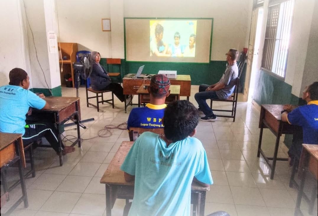 Laskar Pelangi Hadir di Lapas Tanjung Raja Ogan Ilir, Warga Binaan PKBM Belajar Lewat Film Inspiratif