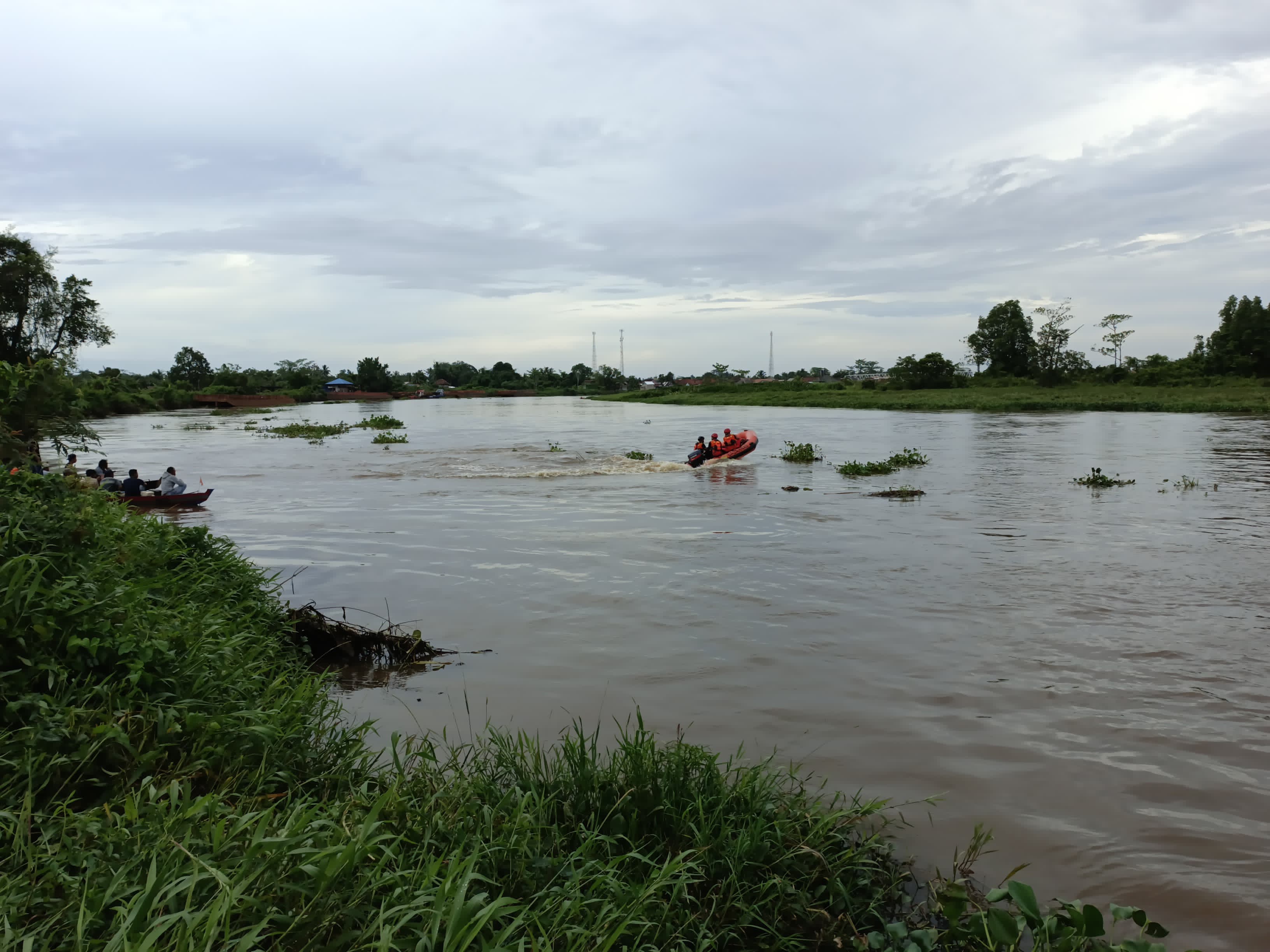 Diterjang Angin Kencang, Perahu Sampan Terbalik di Sungai Ogan, 1 Penumpang Dinyatakan Hilang Tenggelam 