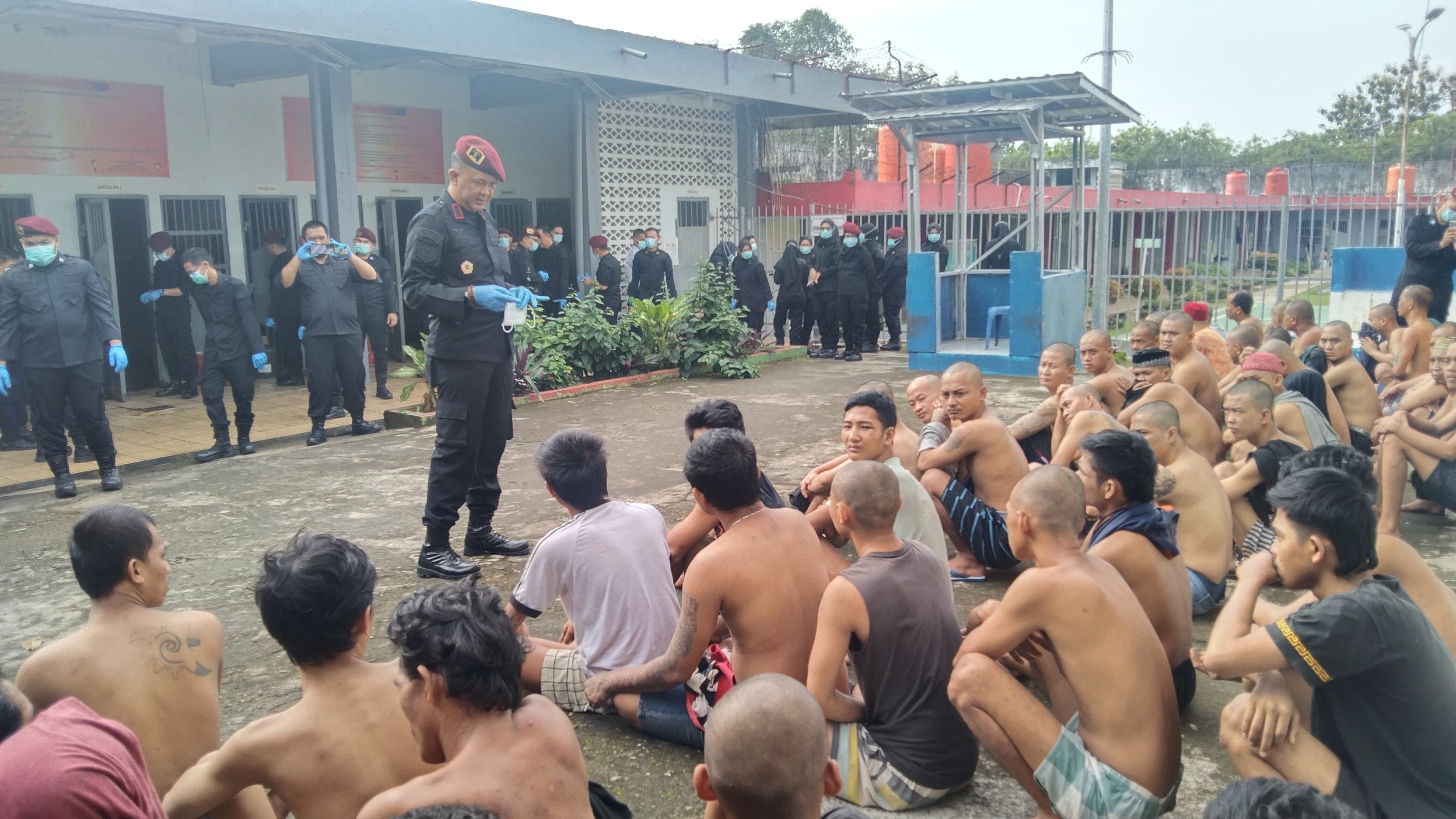 Rutan Kelas I Palembang Razia Sel Mapenaling, Temukan Beberapa Barang Terlarang Dibawa Warga Binaan