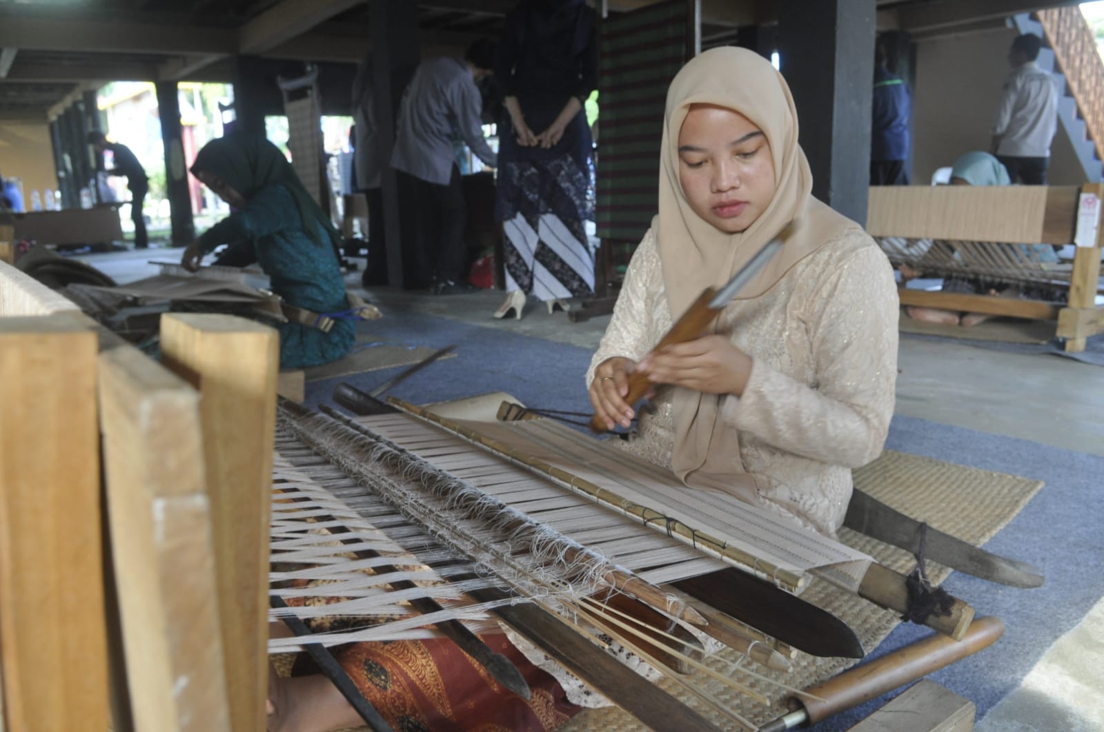 Kain Gebeng Tradisi Tenun Khas Kabupaten Ogan Ilir, Cerminan Kearifan Lokal dan Identitas Daerah