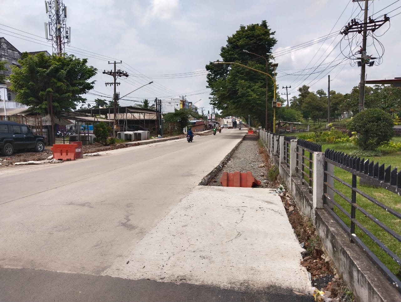 3 Bulan Perbaikan Jl SMB II Palembang Belum Selesai