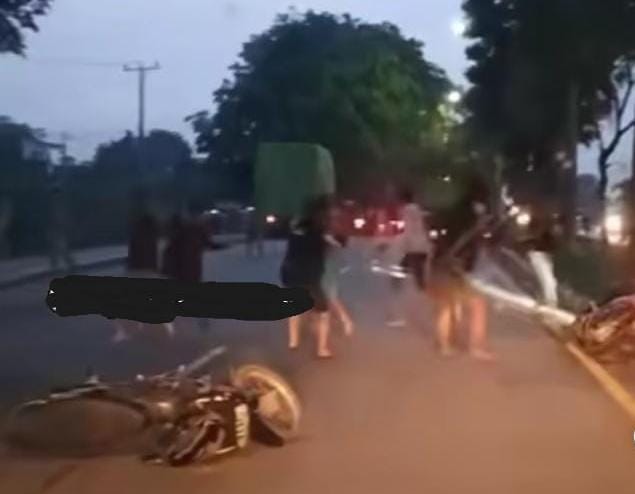 Rombongan Remaja Tanggung Terlibat Saling Pukul di Jalan Soekarno-Hatta Palembang, 2 Motor di Jalan Dirusak 