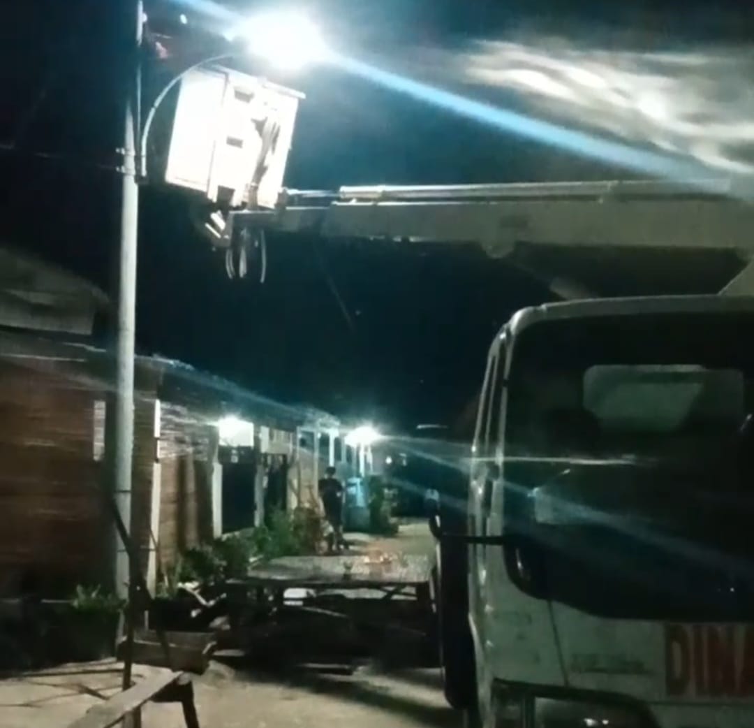 Warga Lapor Lampu Jalan Mati, Sekda Palembang Ratu Dewa Respon Cepat, 5 Lokasipun Terang