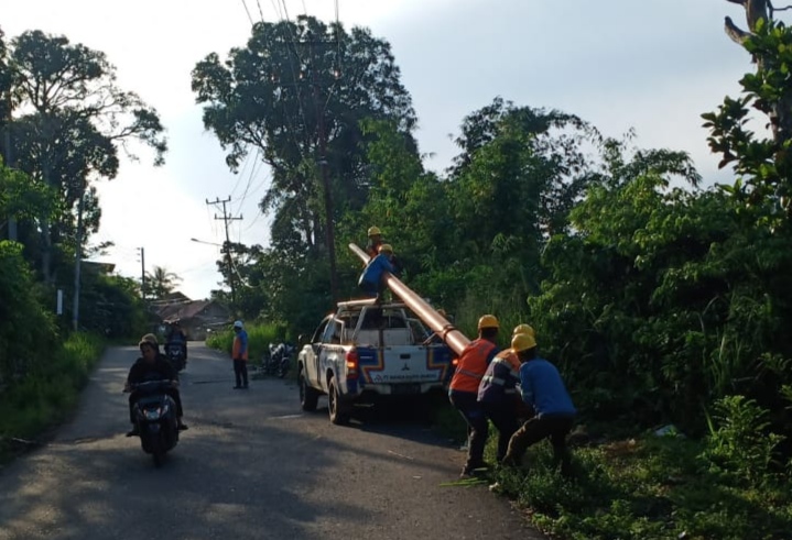 PLN Terus Berupaya Pulihkan Suplay Listrik Dampak Banjir Bandang di Kabupaten Lahat