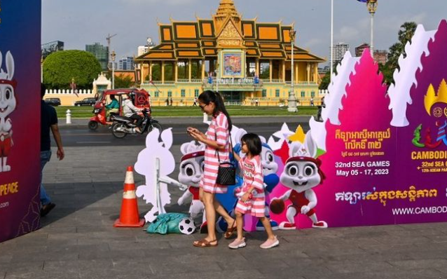 Opening Ceremony SEA Games 2023 Kamboja, Kontingen Indonesia Menggunakan Pakai Adat Bali