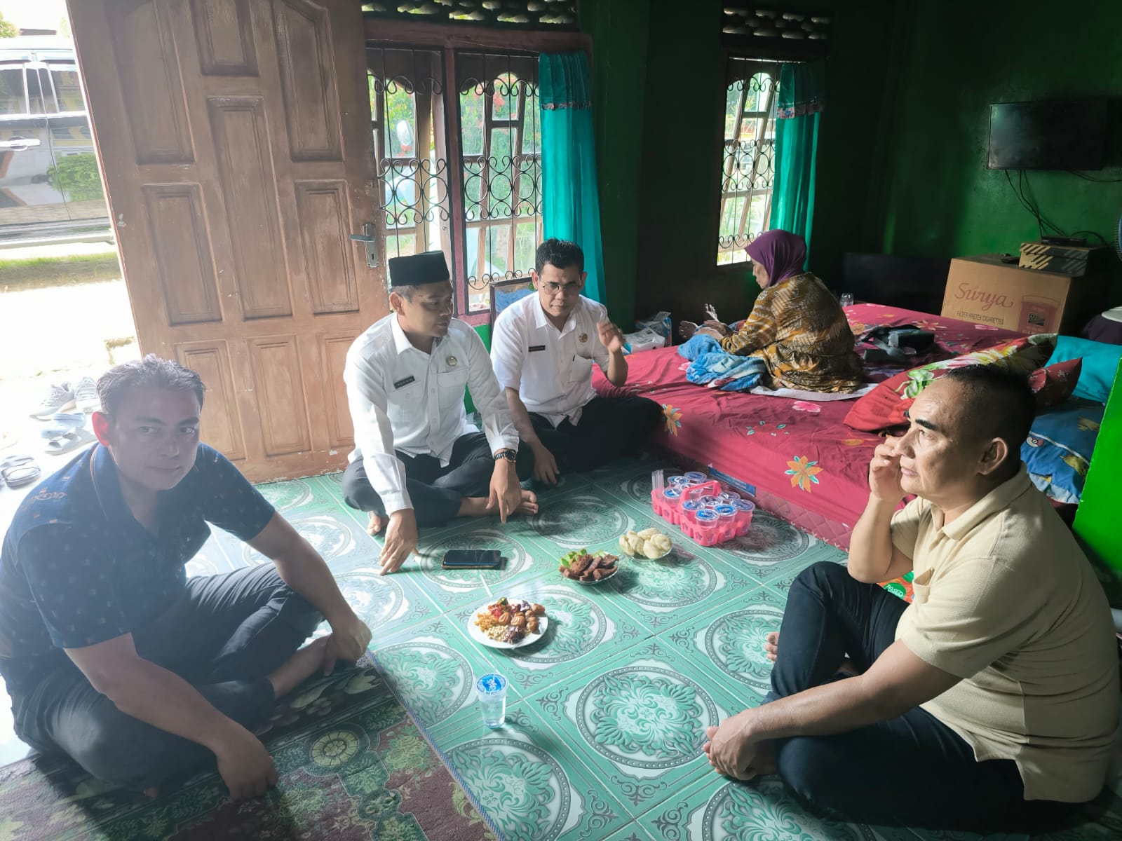 Akhirnya Pulang ke Ogan Ilir, Kabag Kesra Besuk Jemaah Haji yang Sempat Dirawat di RS Madinah