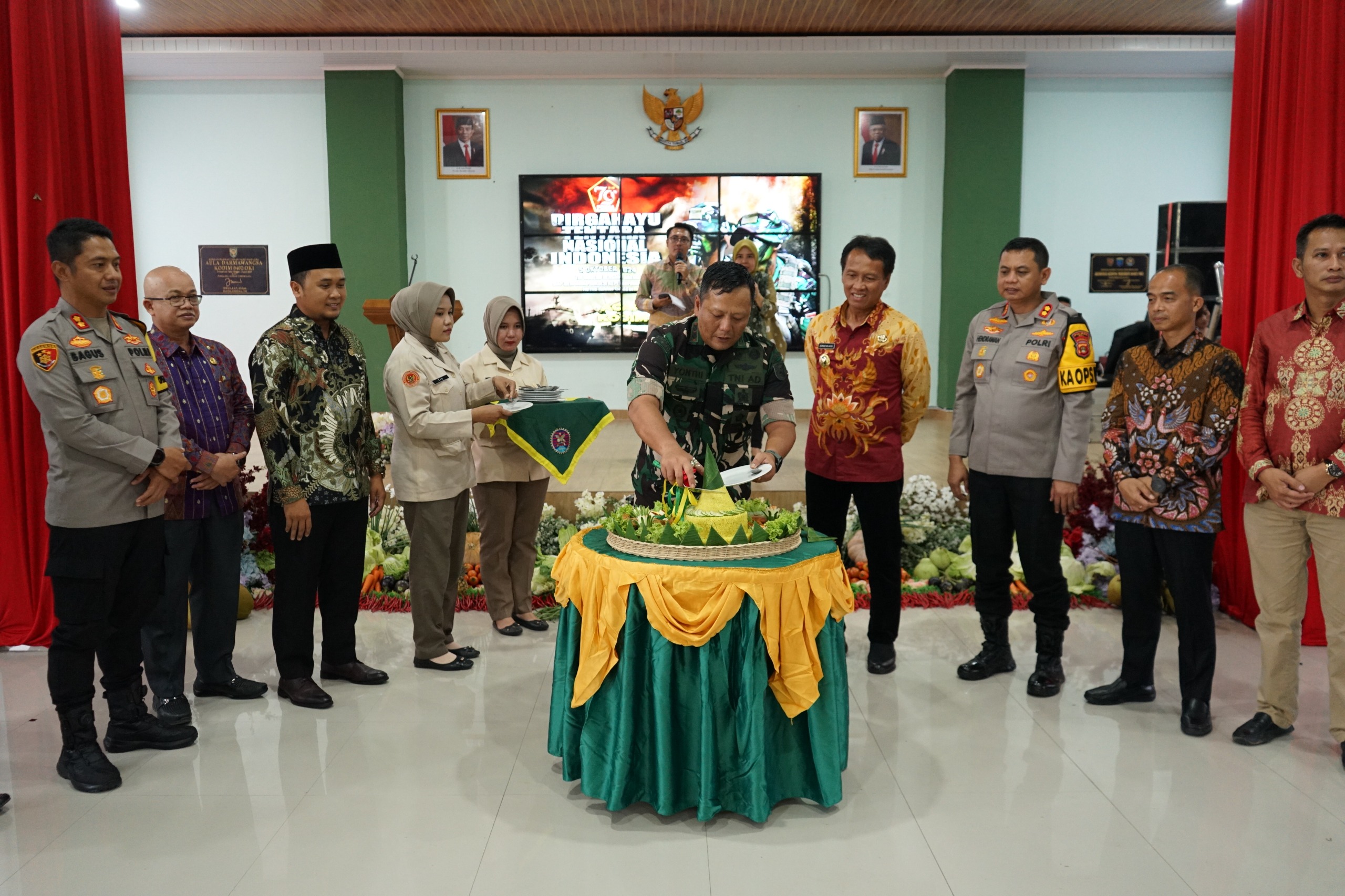 Kodim 0402/OKI Syukuran HUT TNI Ke-79, Warga Berharap TNI Semakin Kuat dan Bersinergi dengan Rakyat