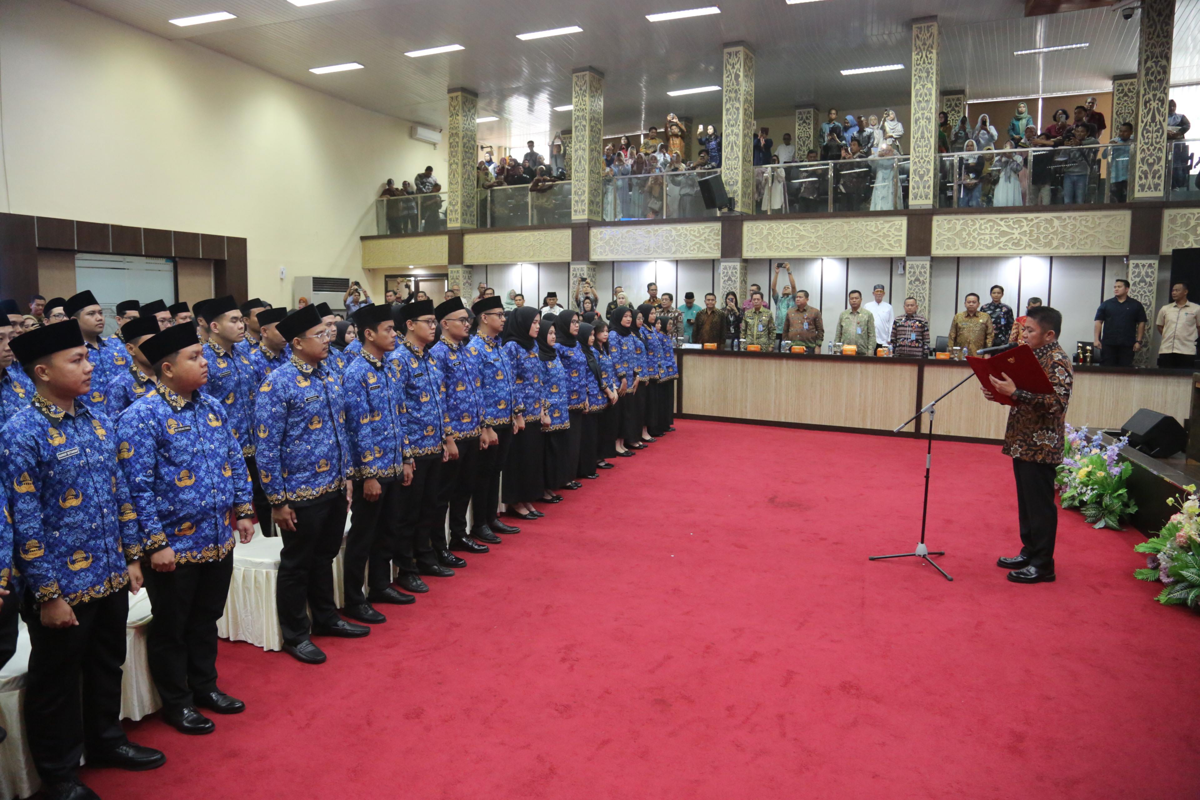 Lantik 101 CPNS Formasi 2024, Gubernur Herman Deru Tekankan Integritas dan Pelayanan Pada Masyarakat