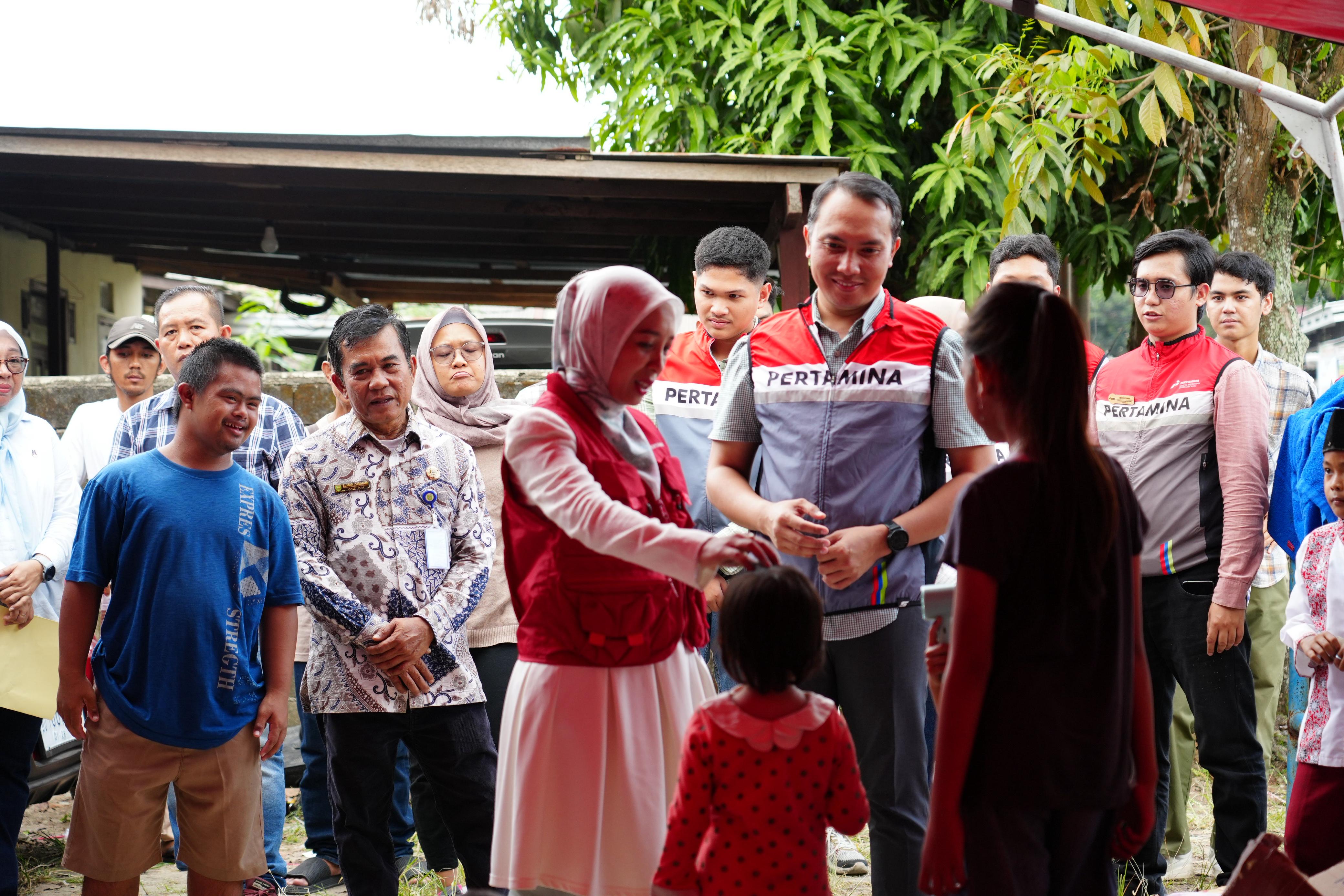 Pertamina Salurkan Bantuan untuk Korban Kebakaran Kelurahan 1 Ulu Palembang
