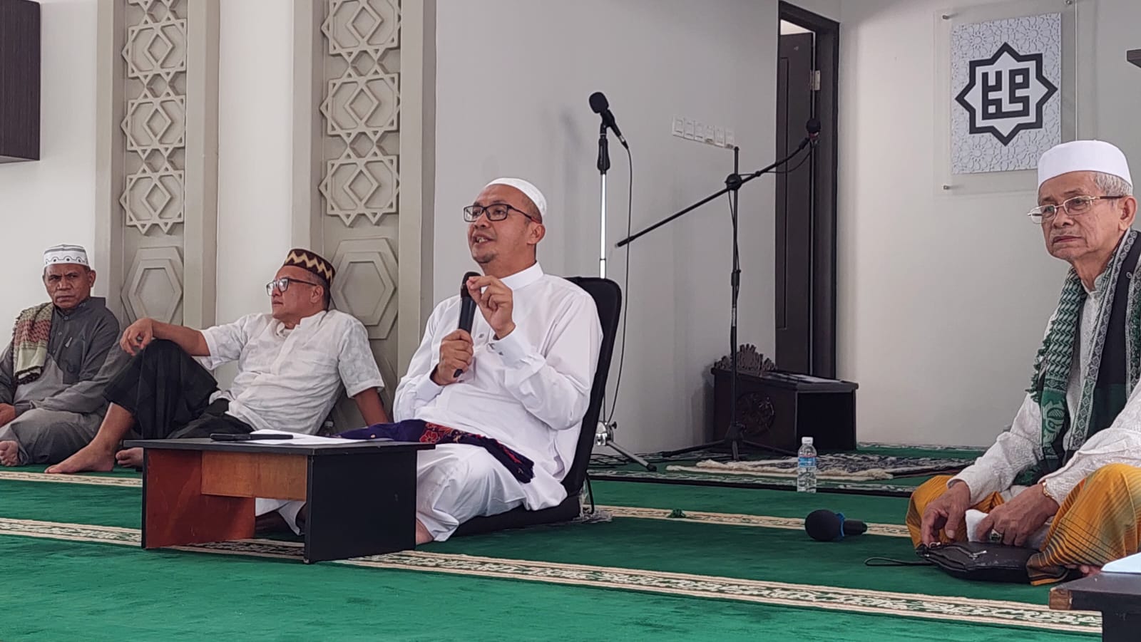 Bos Elektronik Sukses di Palembang Itu Mualaf di Masjid Ini, Disaksikan Gubernur dan MUI Pusat