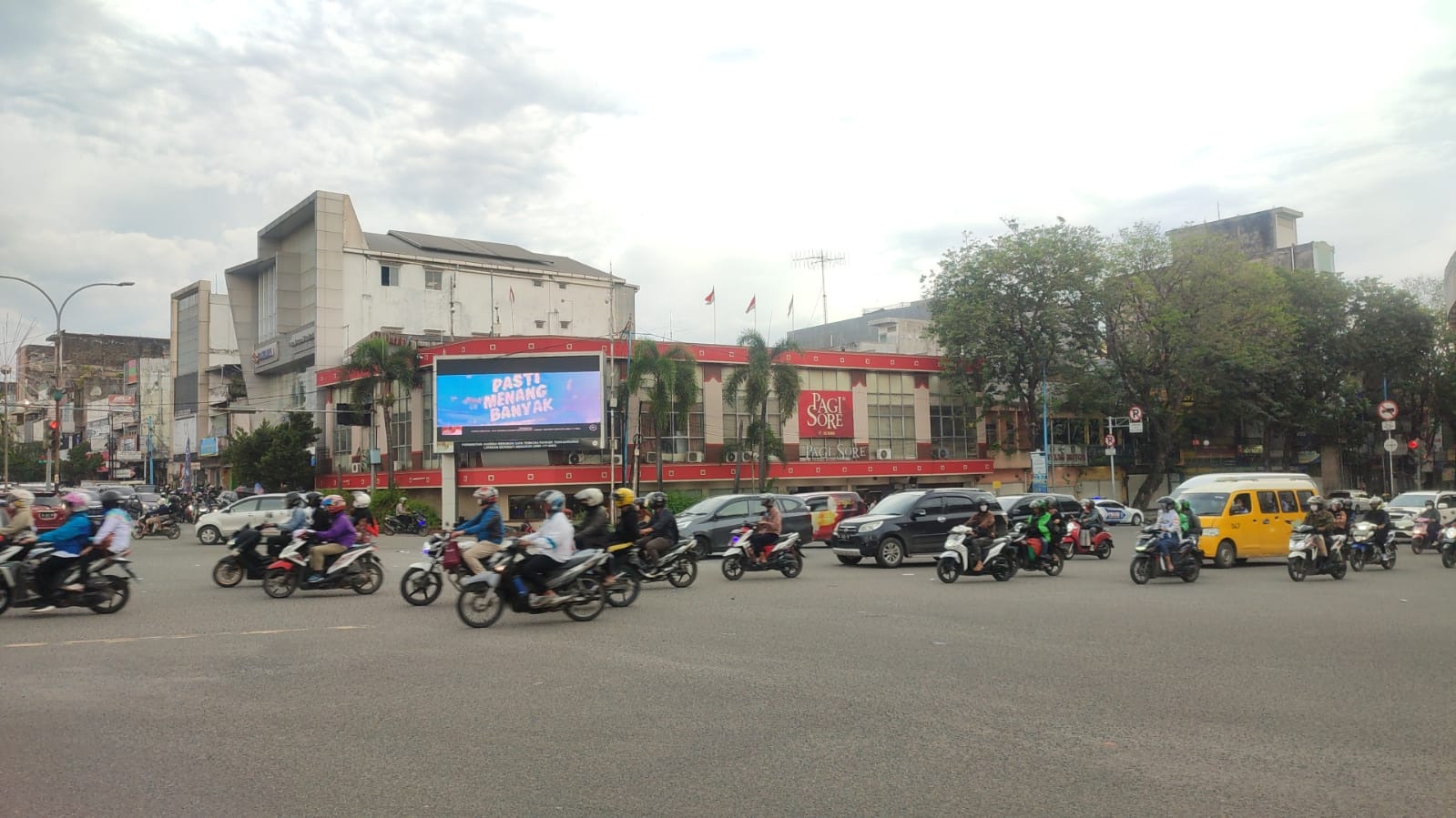 Pasca Demo Tolak Kenaikan BBM, Lalu Lintas di Palembang Berangsur Normal Kembali 