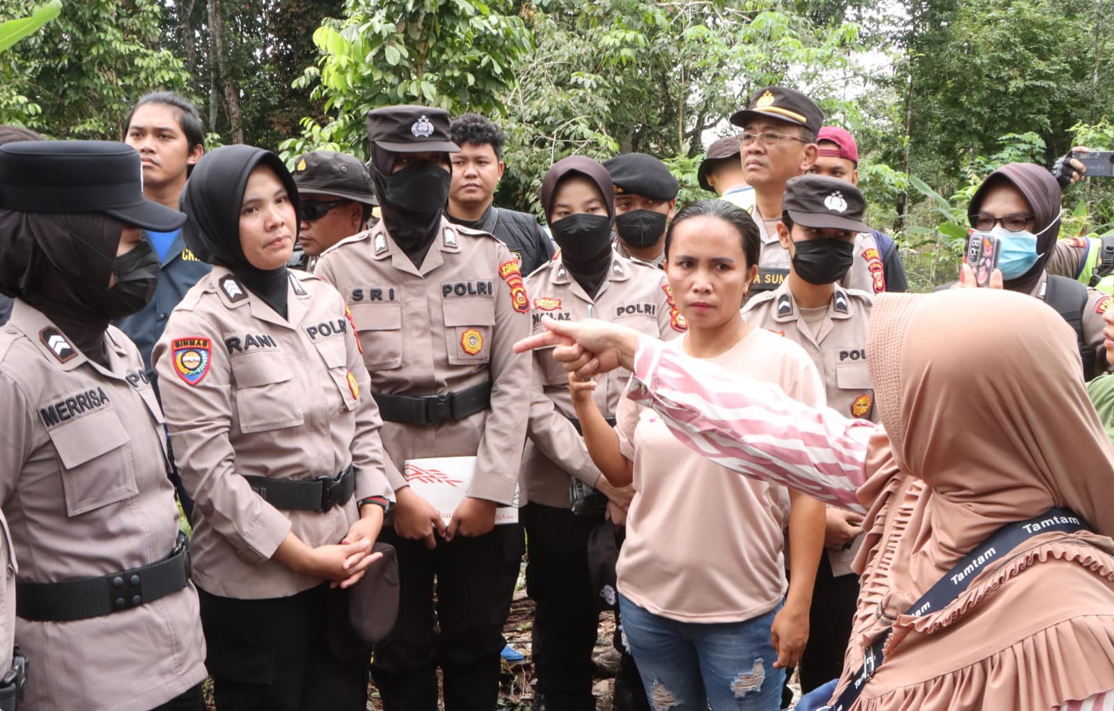 Warga Halangi Proses Penebangan Pohon dan Penarikan Kabel Transmisi Proyek SUTET, Sempat Diwarnai Ketegangan