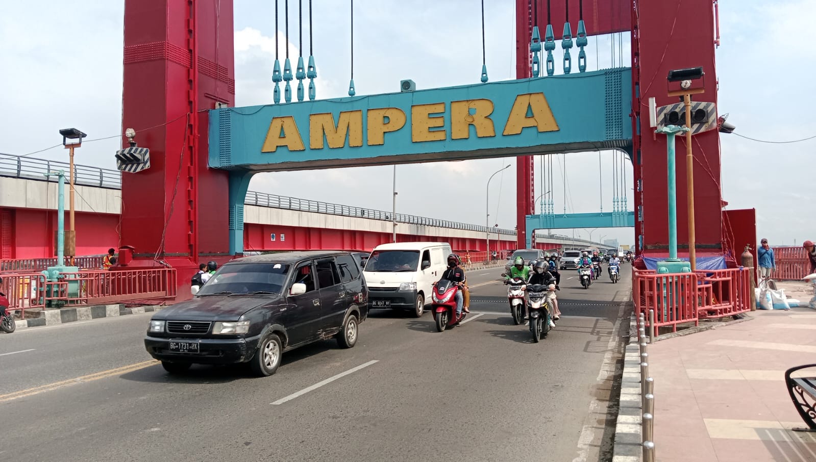 Tower Jembatan Ampera Dipasang Lift Langgar UU Cagar Budaya