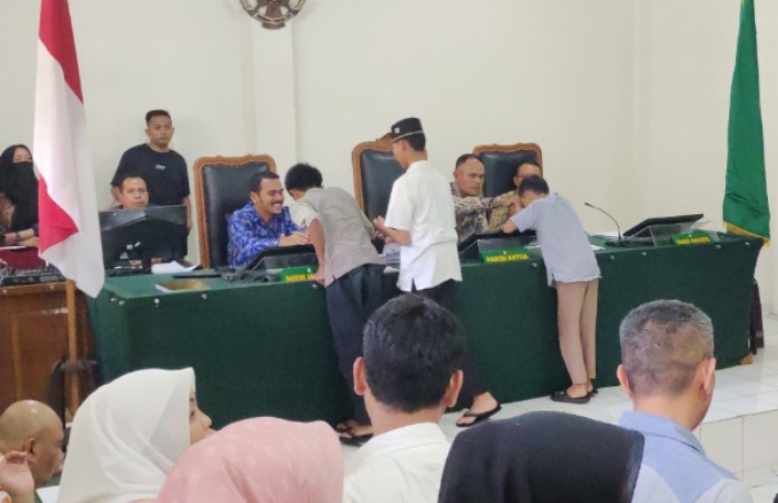 Hakim Jatuhi 3 ABH Kasus Pembunuhan Siswi SMP dengan Pembinaan di LPKS Dharmapala Selama 1 Tahun 