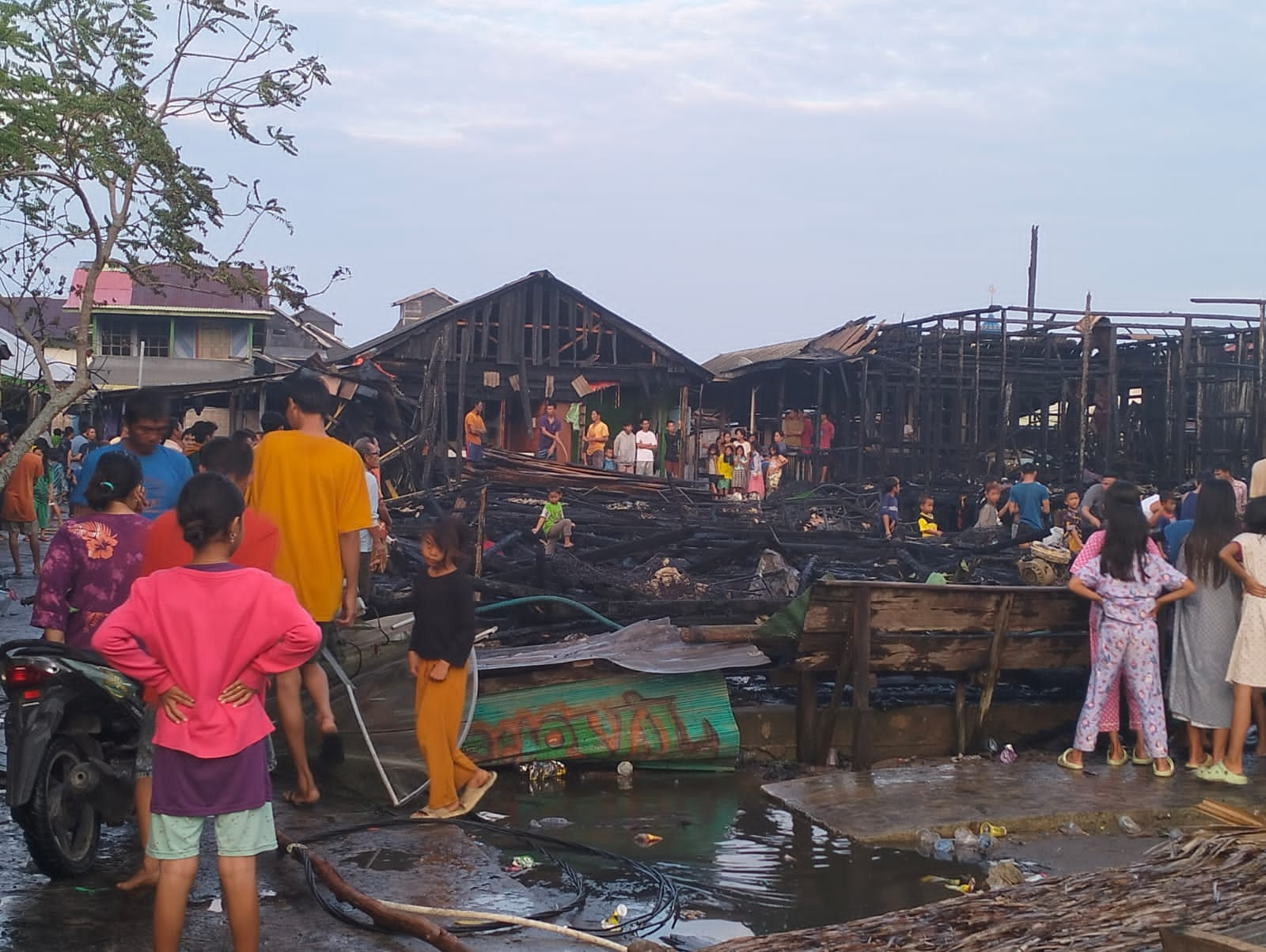 Api Hanguskan 3 Rumah Warga Desa Kuala Sungai Pasir Cengal OKI Saat Semua Penghuni Tertidur Lelap