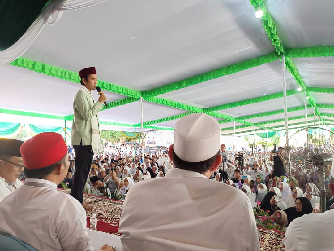 Ustaz Abdul Somad Bikin Warga Ogan Ilir Berdesakan Hadiri Tabligh Akbar Meriahkan Maulid Nabi Muhammad SAW