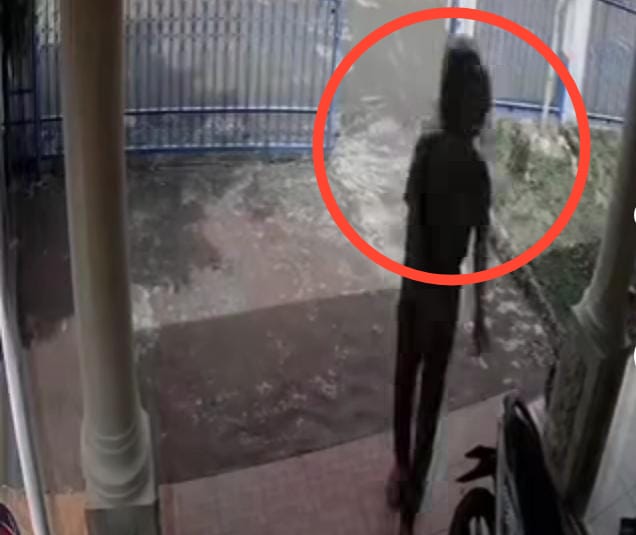 Pelaku Curanmor di Palembang Mengendap-endap Buka Pagar Gasak Motor Guru Les 