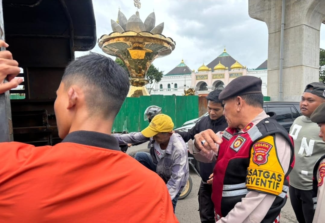 Ditsamapta Polda Sumsel Sikat Praktik ‘Pak Ogah’ di Pasar 16 Ilir dalam Operasi Pekat Musi 2026
