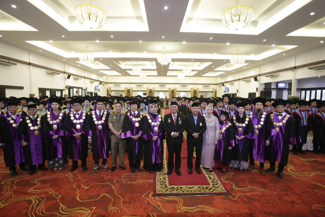 Universitas Bina Darma Wisuda 694 Mahasiswa,  Siap Hadapi Dunia Kerja