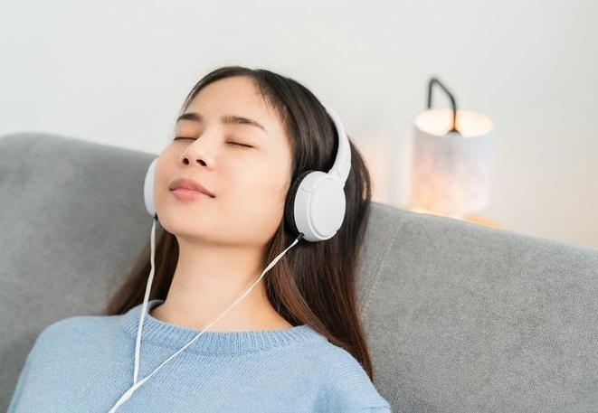  Benarkah Mendengarkan Musik Dapat Menghilangkan Stress? Yuk Cari Tahu Faktanya