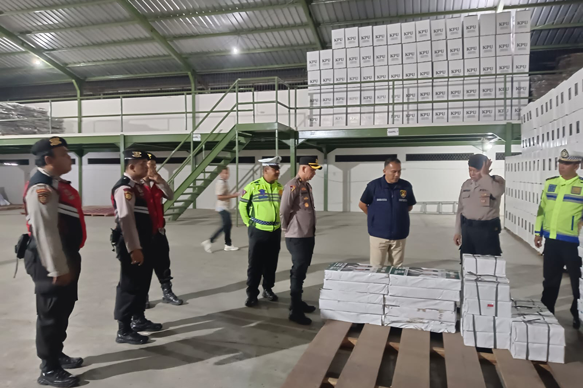 Polres Muara Enim Perkuat Pengamanan Gudang Logistik KPUD Jelang Pilkada Serentak 2024