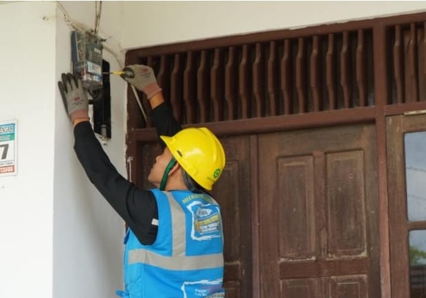 Sudah Cukupkah Daya Listrik Anda untuk Menunjang Aktivitas Rumah dan Usaha?