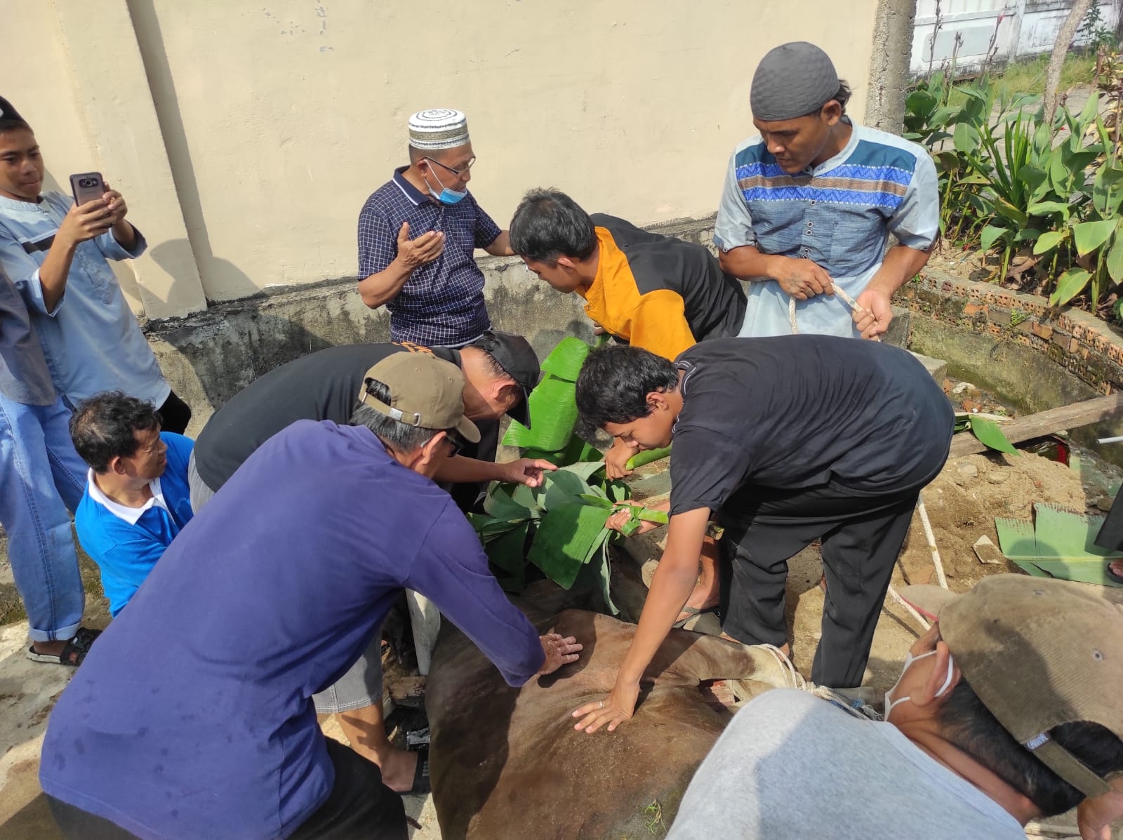 Mushala Nursalim Ash-Habusyifa Palembang Potong 5 Hewan Kurban, Bagikan Ratusan Kupon untuk Warga