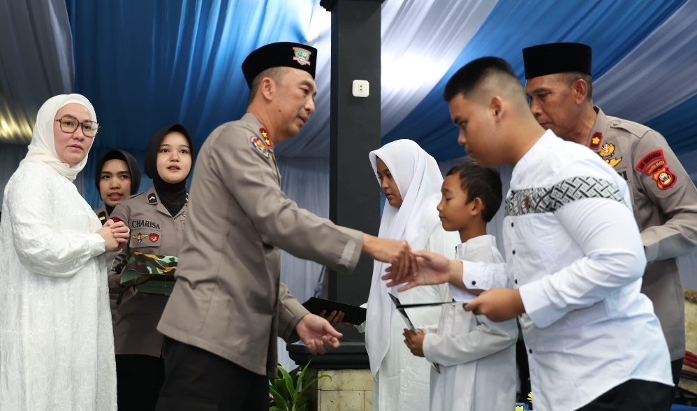 Buka Puasa Bersama, Kapolda Sumsel Puji Dedikasi Brimob dalam Misi Kemanusiaan