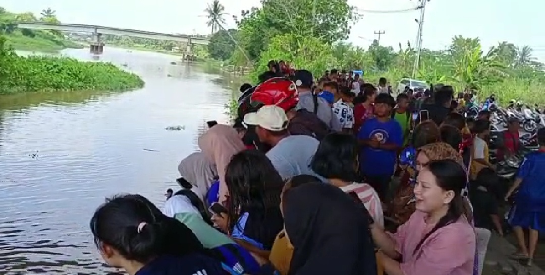 HEBOH, Warga Arisan Buntal Kabupaten OKI Temukan Sejumlah Emas dan Perhiasan di Sungai Komering