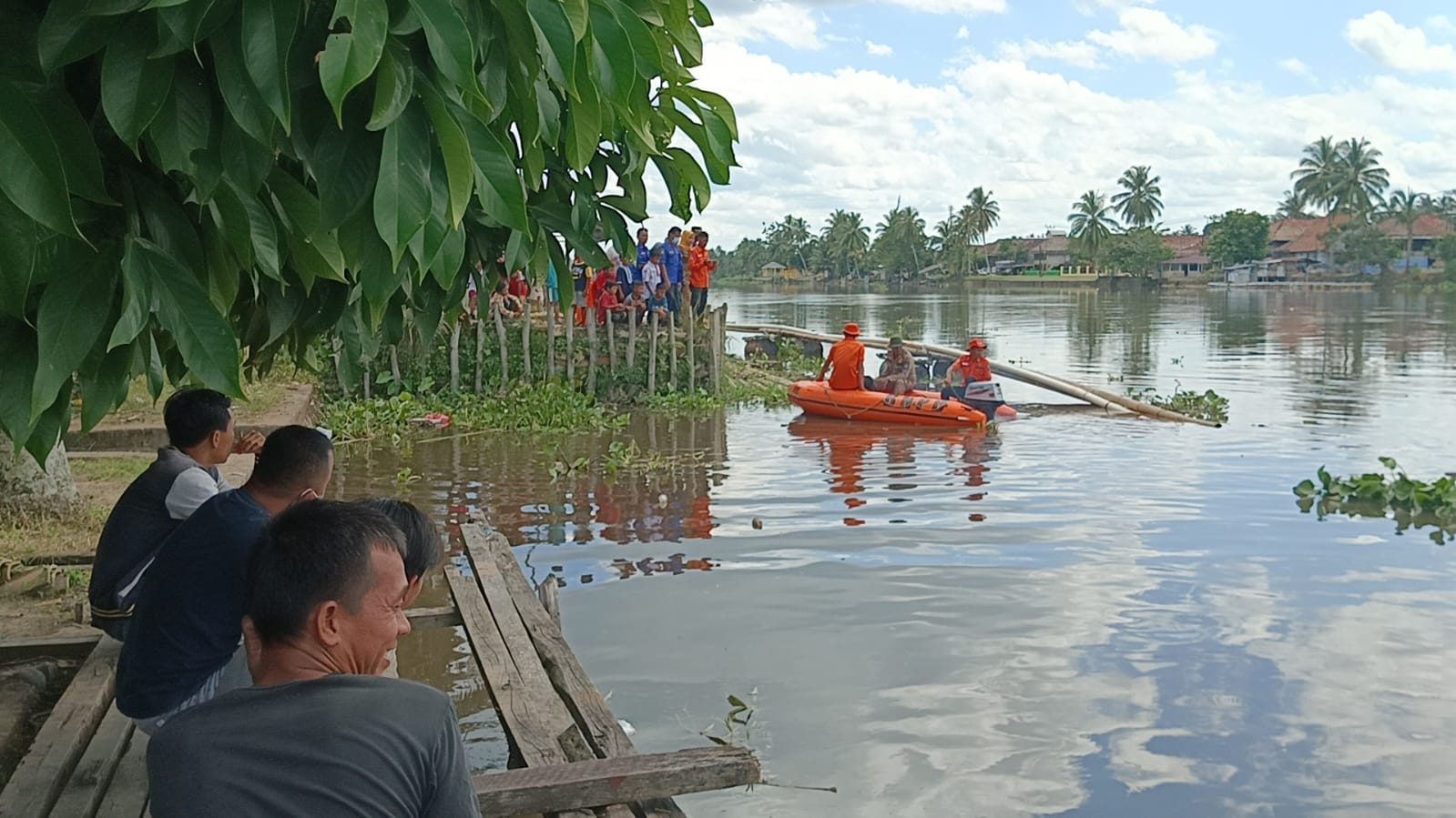 Pelajar SD Warga Kedaton Kayuagung Hanyut di Sungai Komering