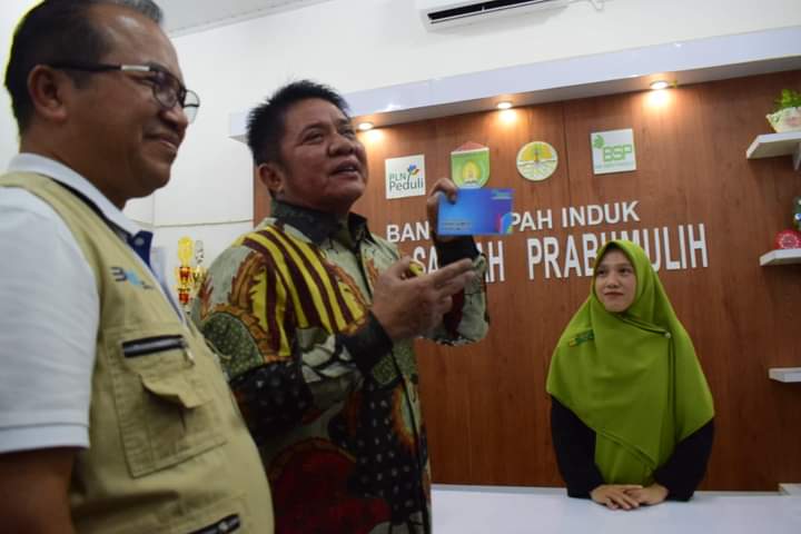 Usai Jajal Tol Indraprabu, Herman Deru Resmikan Bank Sampah Mobile di Prabumulih