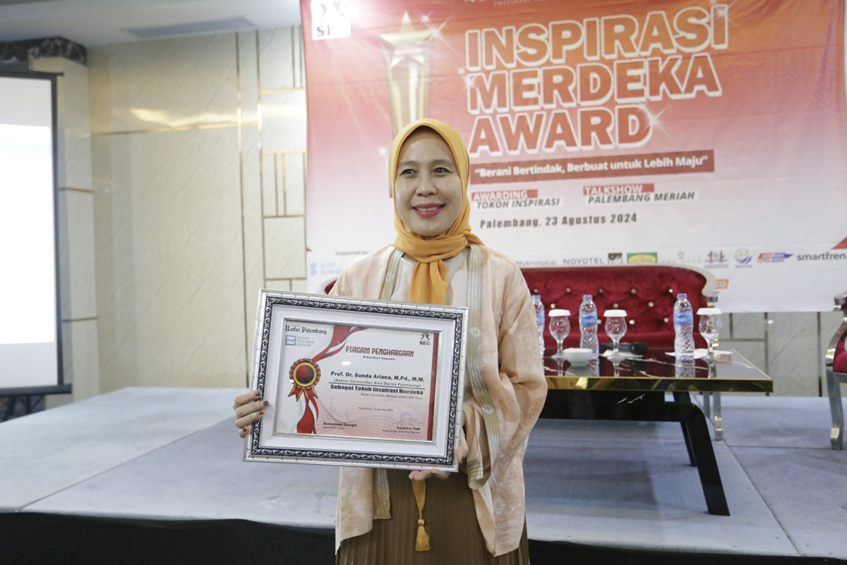 Rektor UBD Raih Tokoh Inspirasi Merdeka Awards 2024, Semarakkan Perayaan HUT RI ke-79 di Palembang