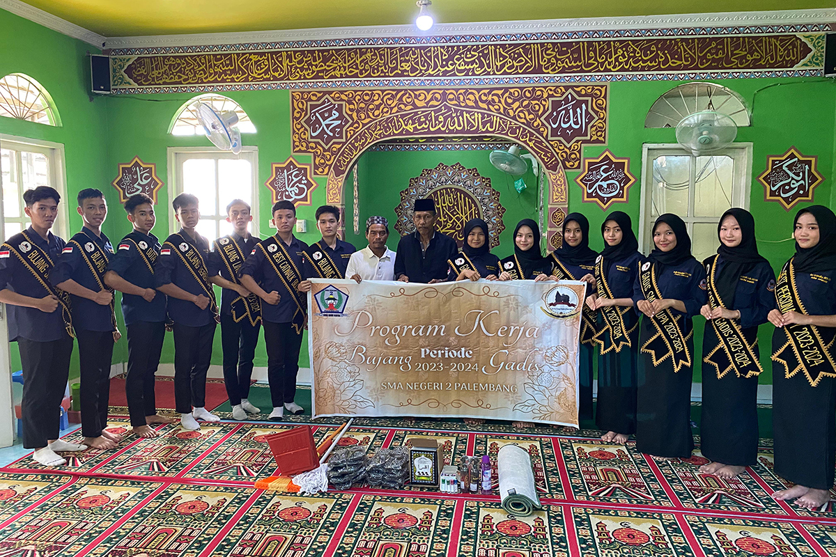 BujangGadis SMA Negeri 2 Palembang Sukses Laksanakan Program 'The Love Mosque Movement' di Musholla Ar-Rahman