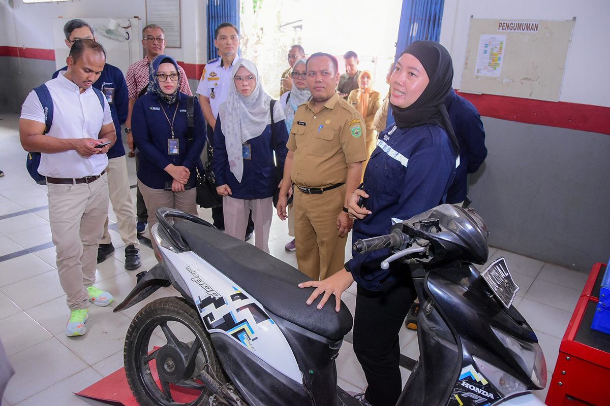 Transformasi Energi, Pusri Palembang Latih SMK Sumsel Ubah Sepeda Motor BBM Jadi Listrik