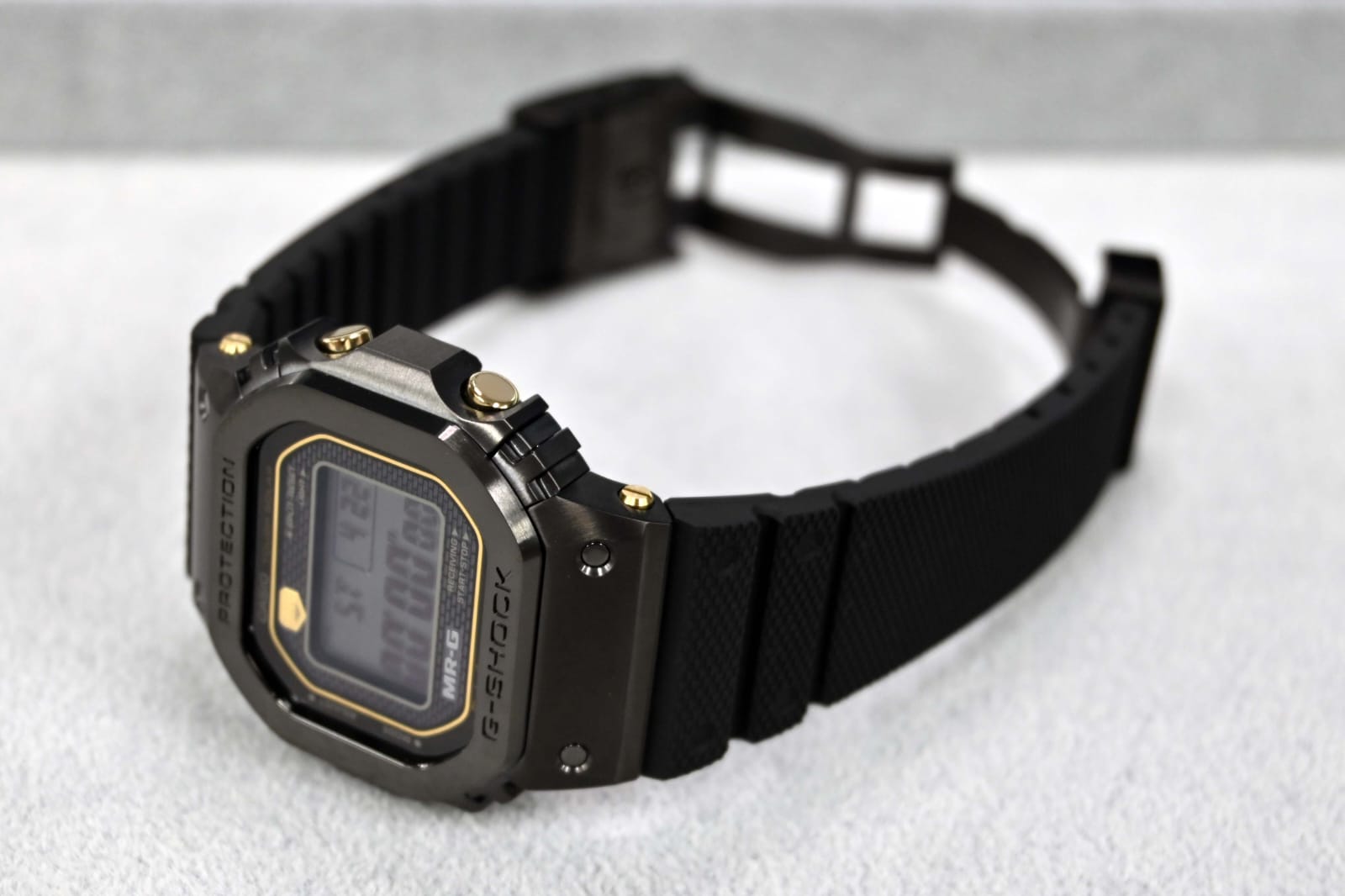 Anggota Baru Lini Produks Premium Casio: G-Shock Square MRG-B5000R-1 Tampil Lebih Bergaya