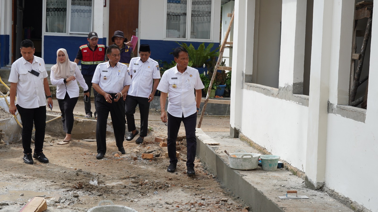 Pj Bupati Cek Progres Pembangunan Faskes dan Sekolah, Pastikan Tuntas Akhir Tahun