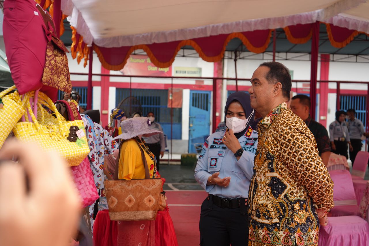 Jelang Pergantian Tahun, Kakanwil Kemenkumham Sumsel Lakukan Monitoring di Lapas Perempuan Palembang