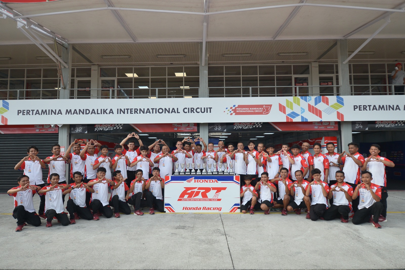Astra Motor Racing Team Konsisten Podium di Final Mandalika Racing Series 2025