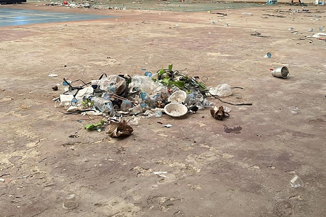 GOR Biduk Kijang Dipenuhi Sampah, Pebasket Batal Olahraga 