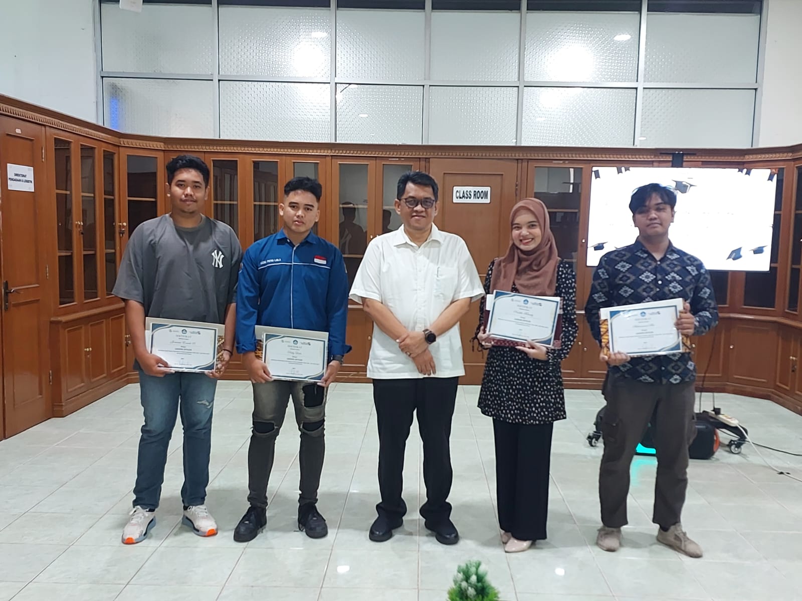 Pelepasan Mahasiswa Darmasiswa Universitas Bina Darma: Merayakan Keberagaman dan Persahabatan Lintas Negara