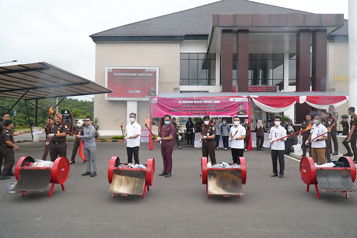 Kejari Muara Enim Musnahkan Ratusan Gram BB Narkotika 