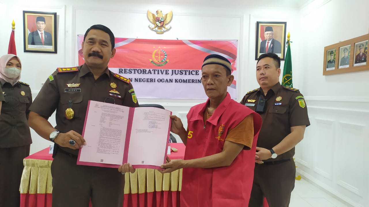 Dapat Restorative Justice dari Kejari OKI, Perkara Tersangka Penadah Aki Curian Dihentikan