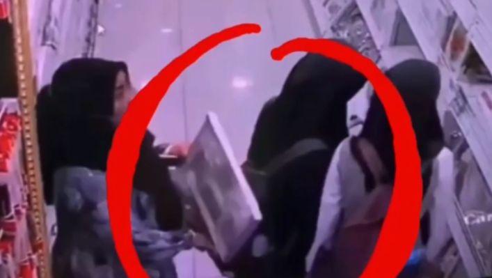 Aksi Pelaku Copet Wanita di Palembang Trade Center Mall Terekam CCTV, Videonya Viral