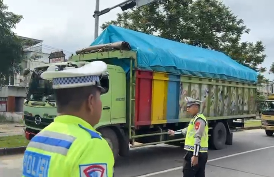 Ops Ketupat Musi 2026, Polisi Tahan Truk ODOL Demi Kelancaran Mudik