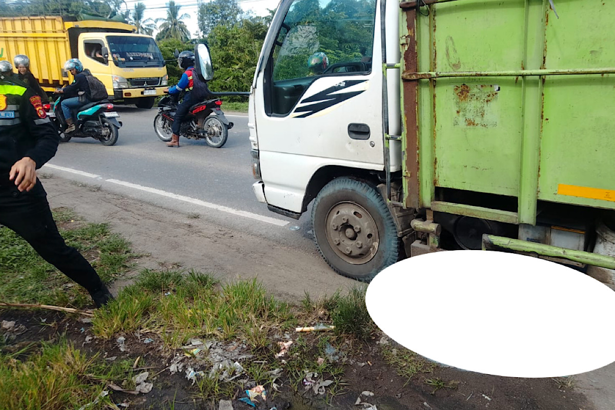 Truk vs Motor di Lintas Desa Karang Raja Muara Enim, Penumpang Roda 2 Tak Selamat