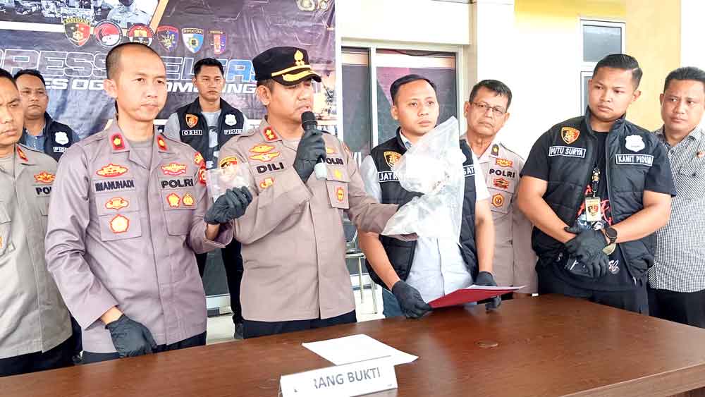 Polisi Tangkap Pelaku Penembakan Sekuriti yang Sembunyi di Hutan, Lihat Foto Istri-Anak Baru Nyesel