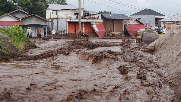 37 Orang Meninggal Dunia Akibat Lahar Dingin Gunung Marapi Sumbar, Siap-siap Ada Potensi Banjir Susulan!