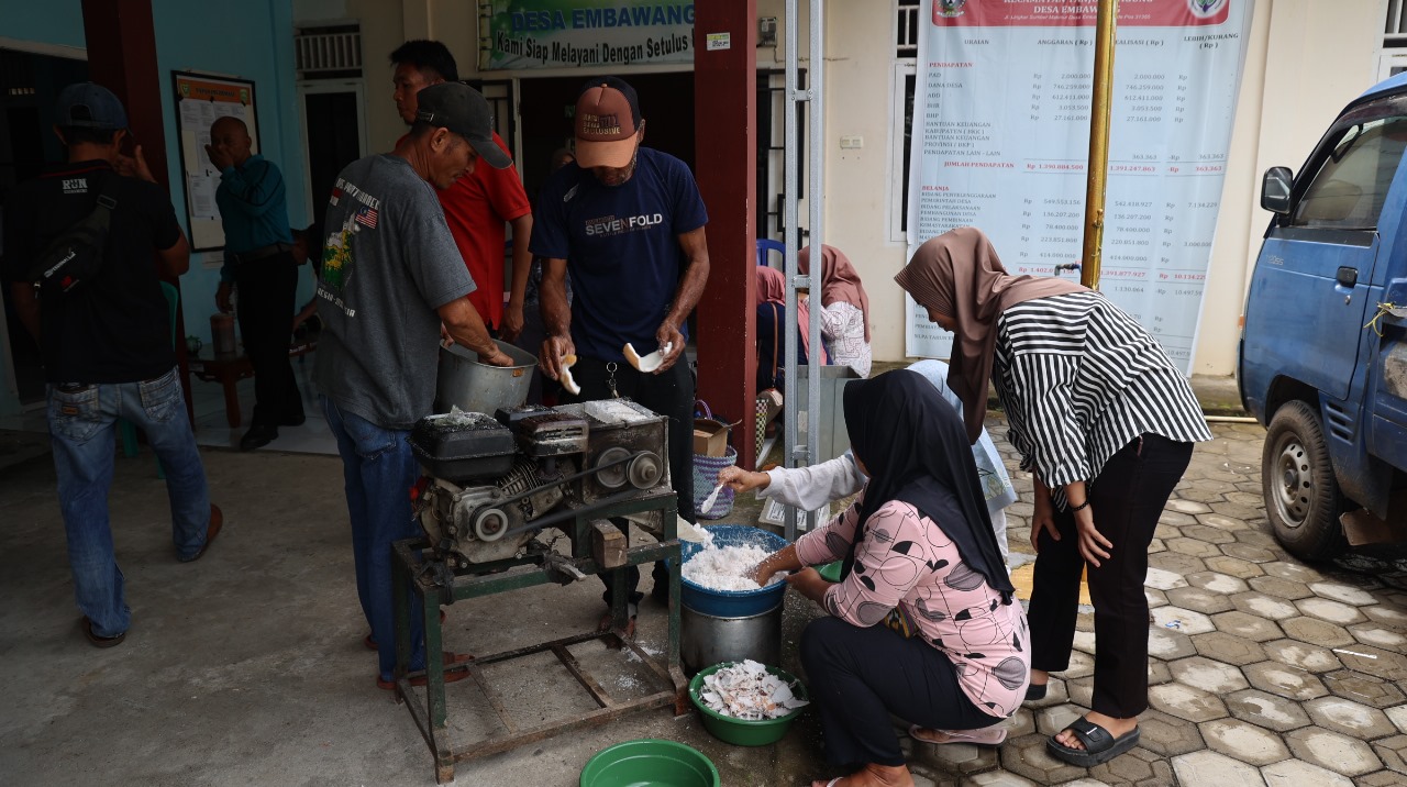 Tingkatkan Kesejahteraan Masyarakat, PTBA Adakan Pelatihan Pengolahan Madu dan Penanganan Hama